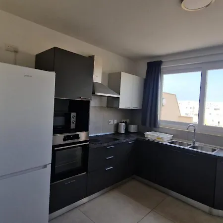 2 Bedroom Penthouse In Bugibba Apartman